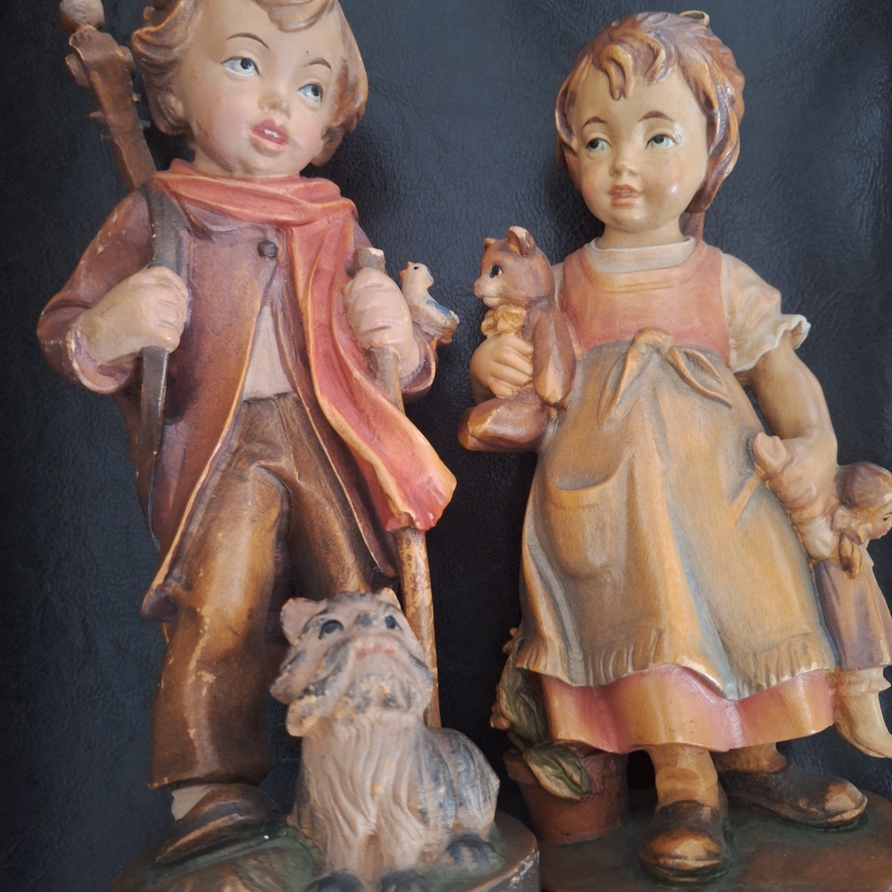 Charming Figurine Set with Boy and Girl